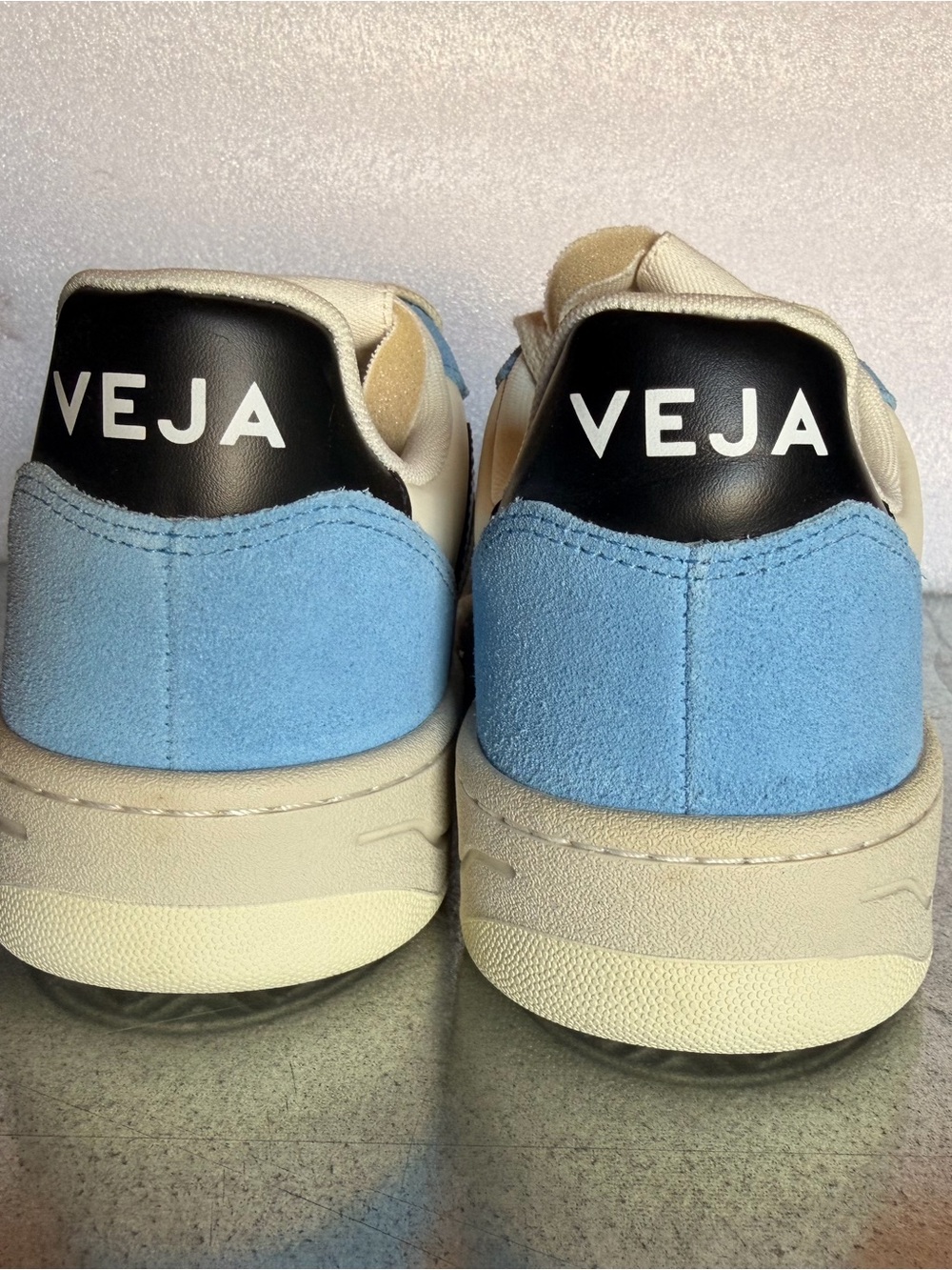 Veja Low-Top Sneaker in White, Light Blue and Black - Picture 3 of 7